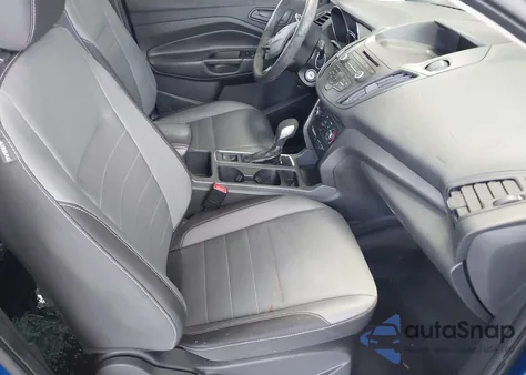 2018 Ford Escape S z USA, uszkodzony, nr VIN 1FMCU0F76JUA27845